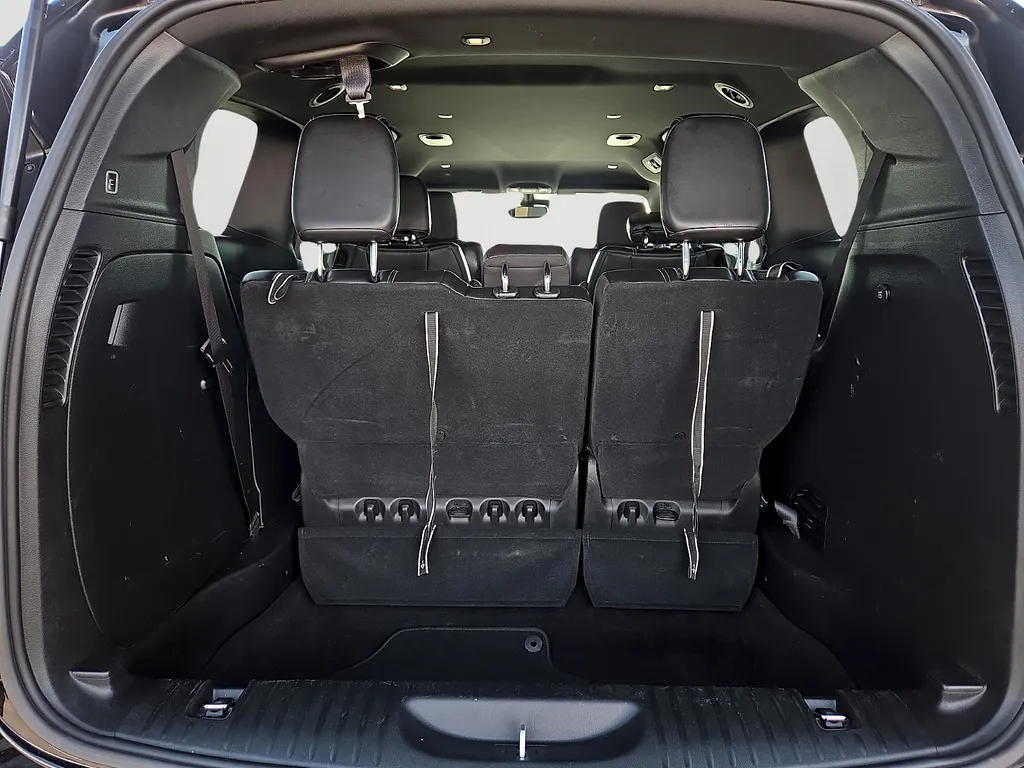 Chrysler Pacifica photo 12