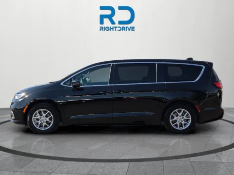More photos of 2025 Chrysler Pacifica Select at RightDrive - 1791 Lee Trevino, TX