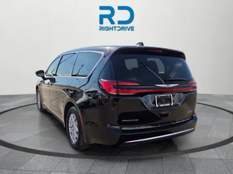 More photos of 2025 Chrysler Pacifica Select at RightDrive - 1791 Lee Trevino, TX