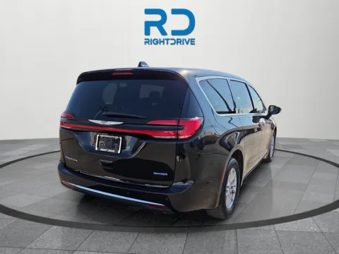 Another view of 2025 Chrysler Pacifica Select for sale in El Paso, TX at RightDrive - 1791 Lee Trevino