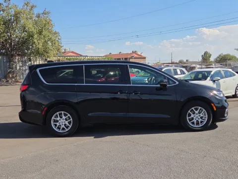 Photos of 2025 Chrysler Pacifica Select for sale in El Paso, TX at RightDrive - 1791 Lee Trevino