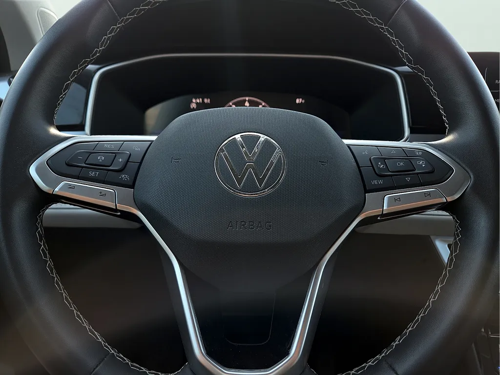 Volkswagen Taos photo 24