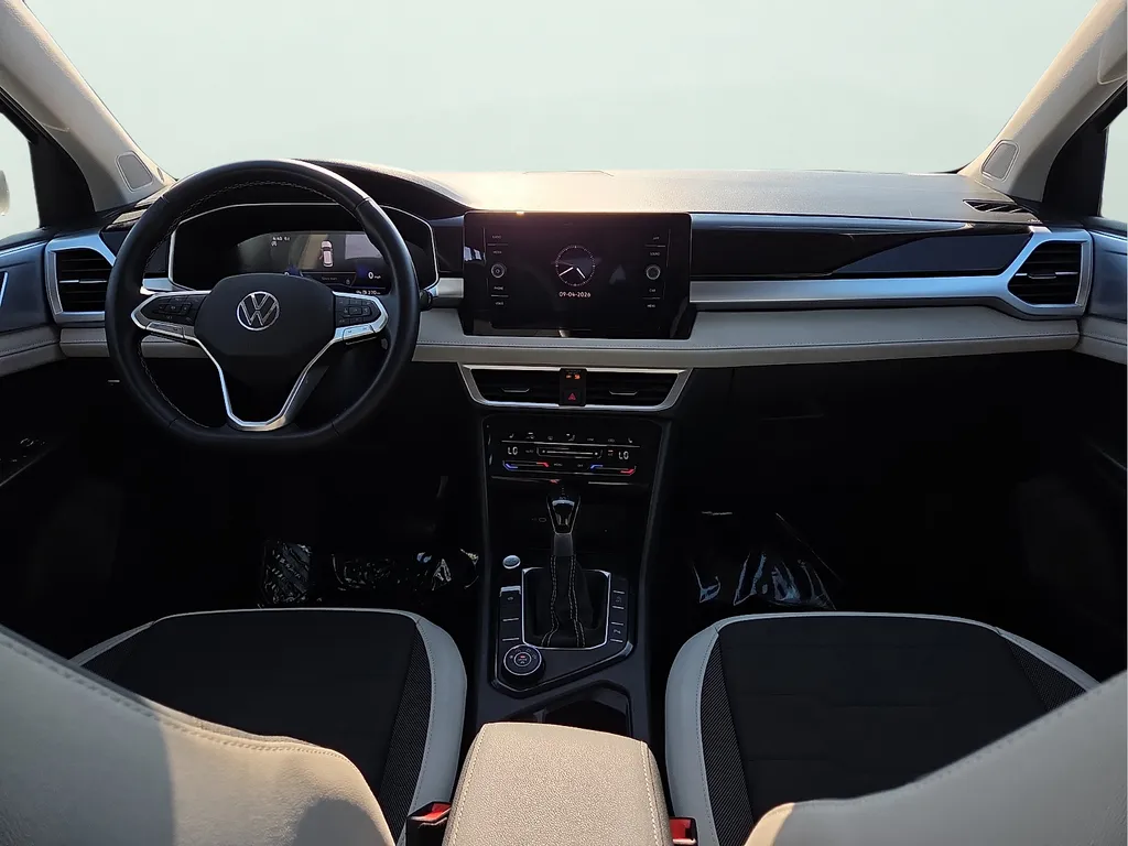 Volkswagen Taos photo 15