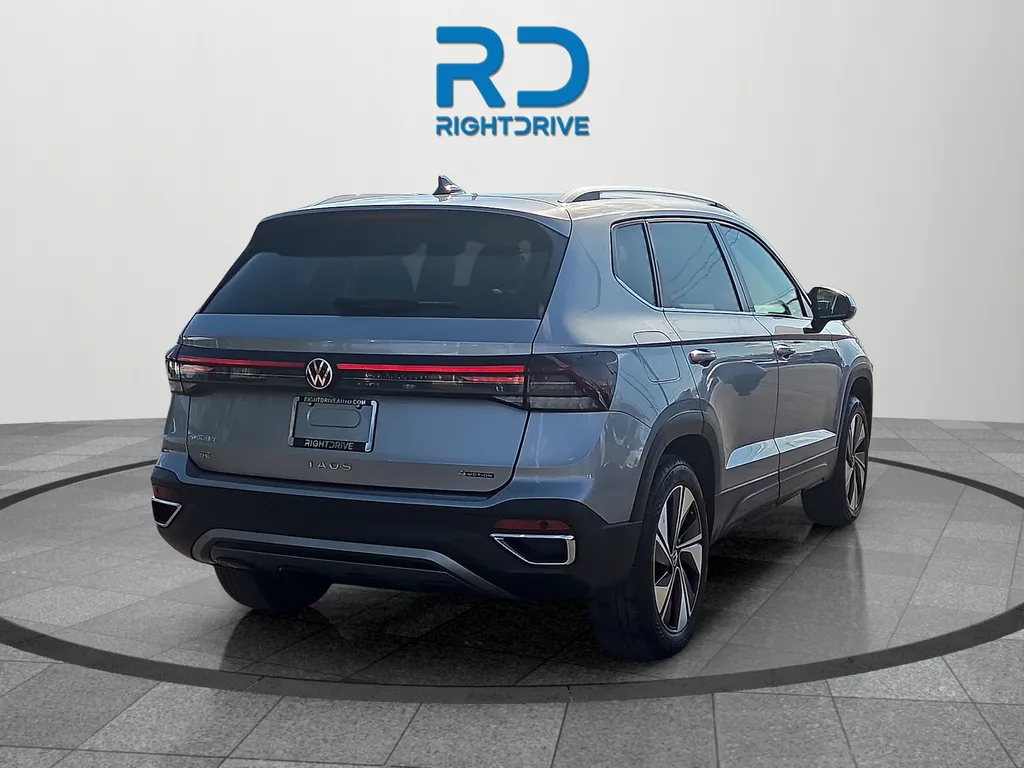 Volkswagen Taos photo 3