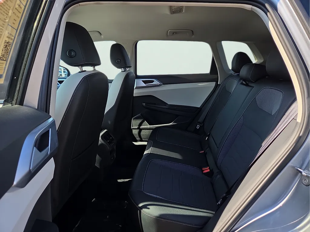 Volkswagen Taos photo 14