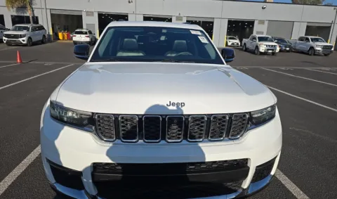 Photos of 2023 Jeep Grand Cherokee L Limited for sale in El Paso, TX at RightDrive - 1791 Lee Trevino