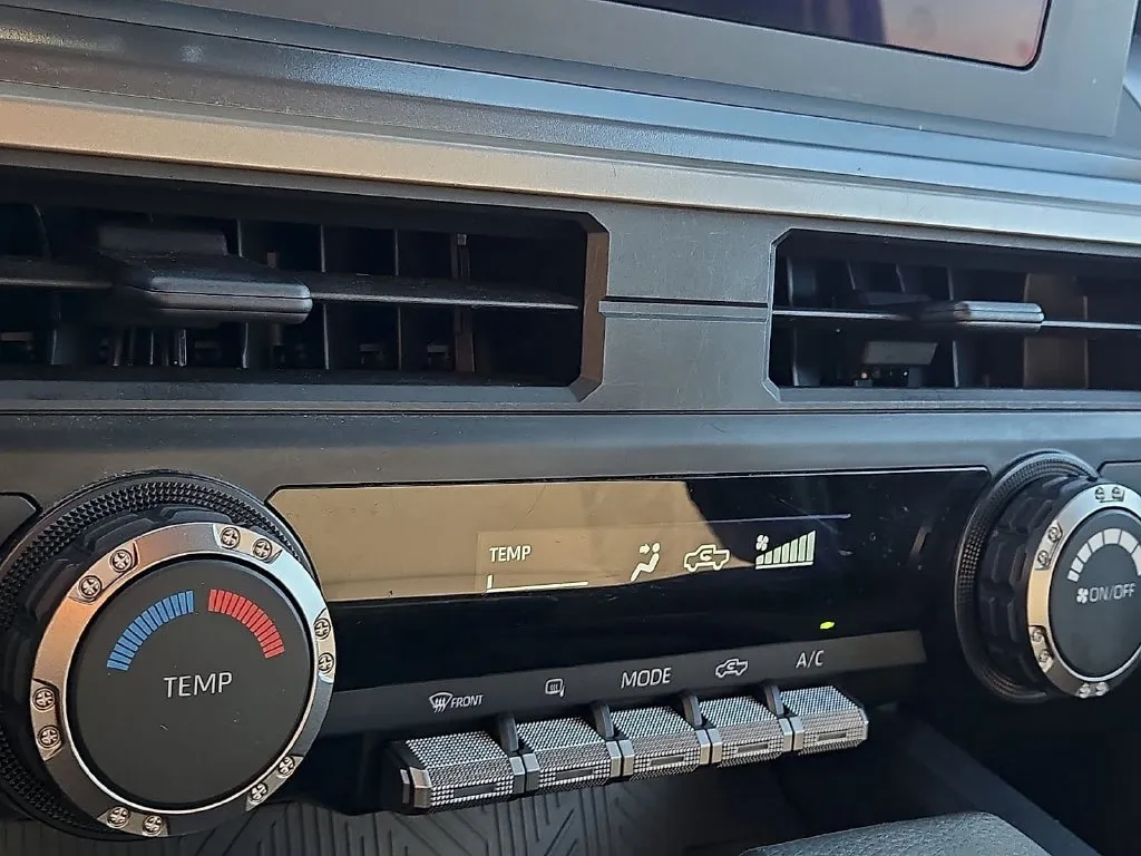 Toyota Tacoma photo 20