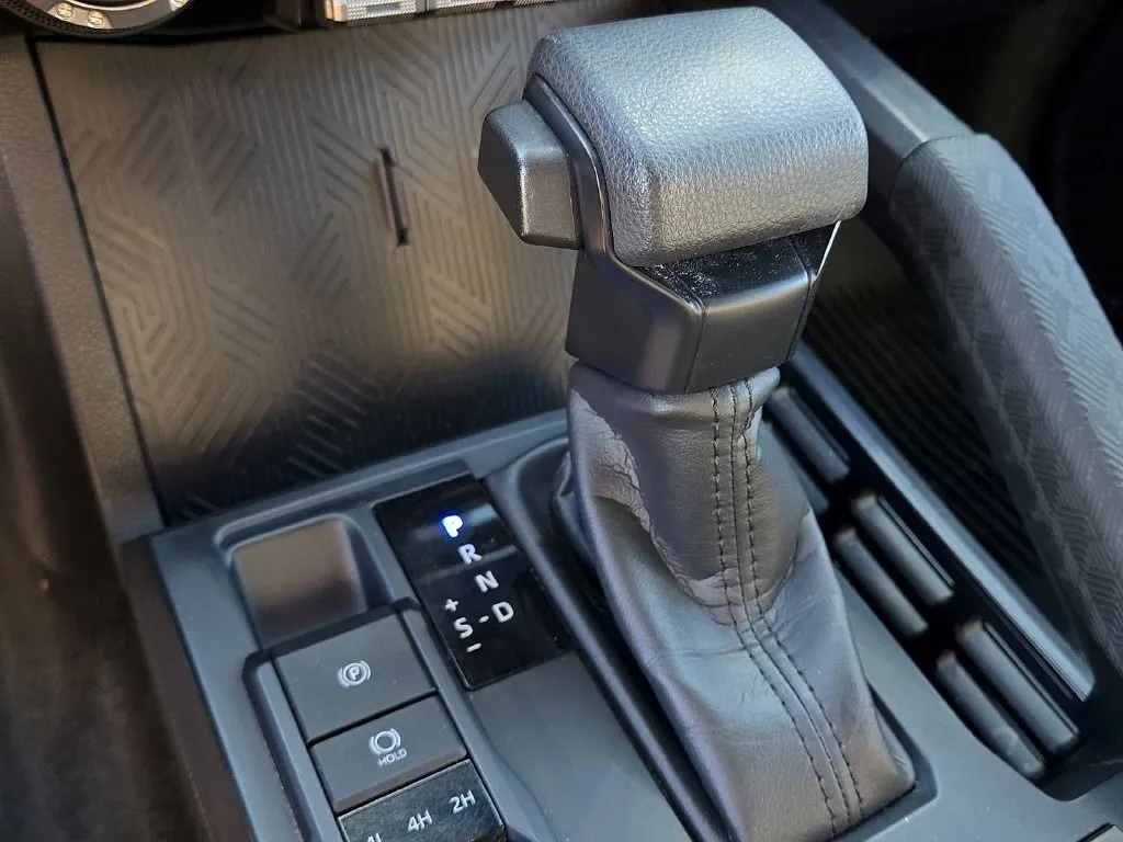 Toyota Tacoma photo 25
