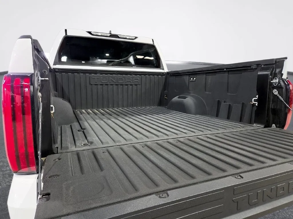 Toyota Tundra photo 12