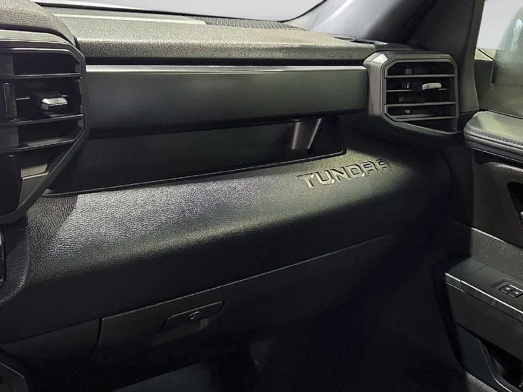 Toyota Tundra photo 25