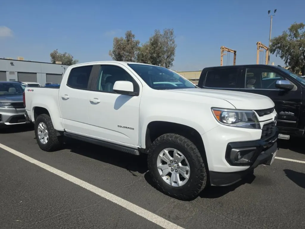 Chevrolet Colorado photo 3