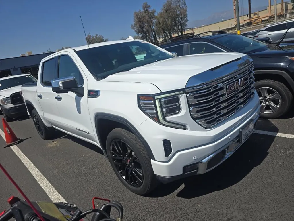 GMC Sierra photo 3
