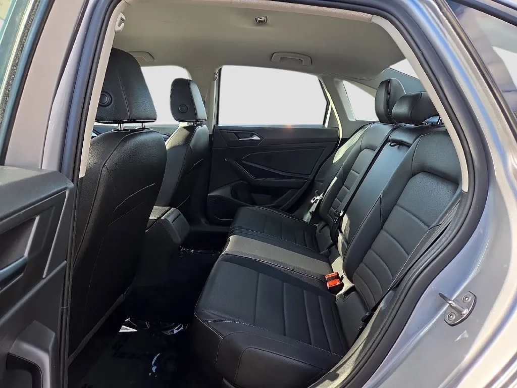 Volkswagen Jetta photo 14