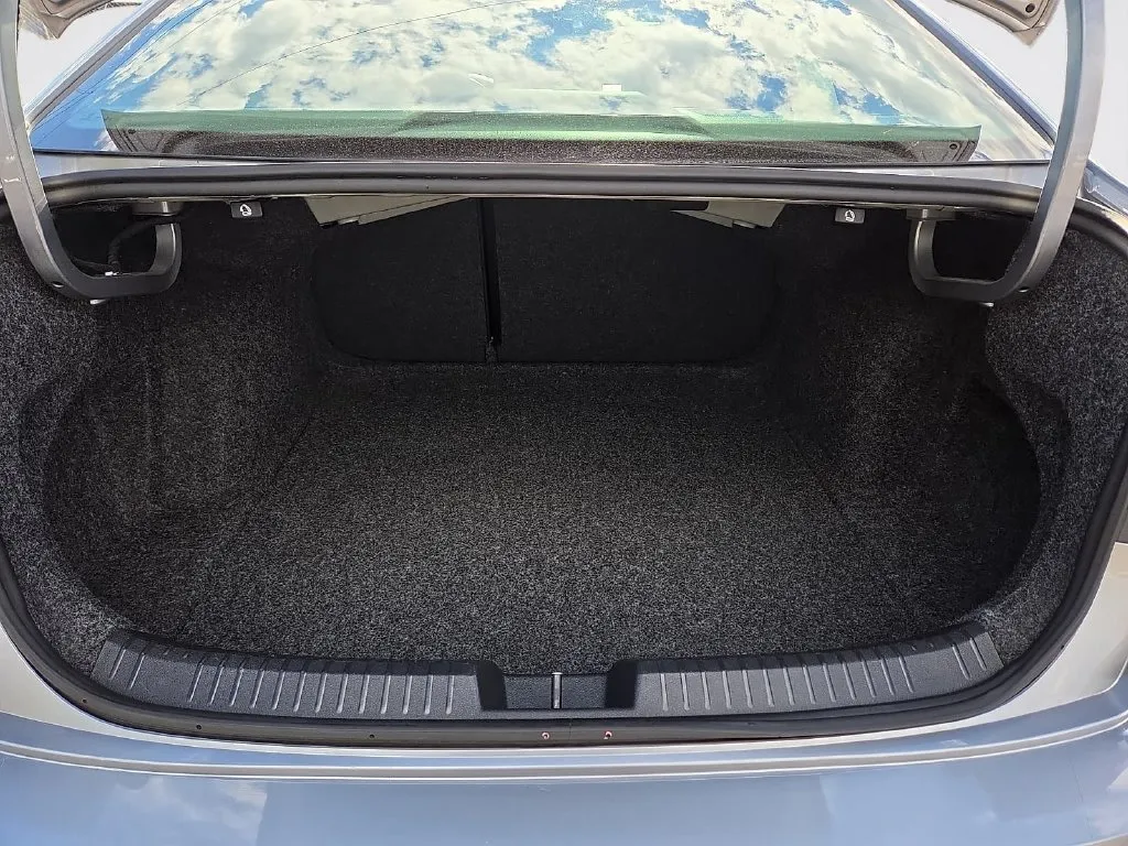 Volkswagen Jetta photo 13