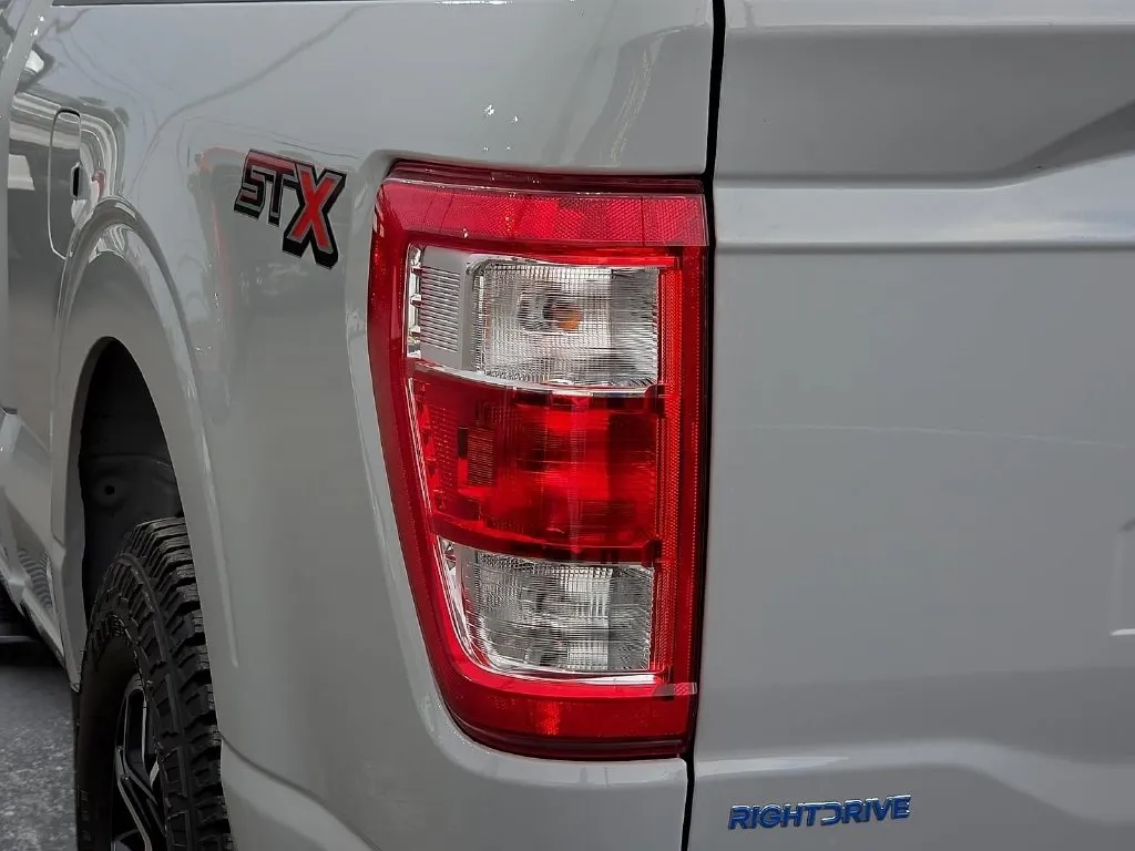Ford F-150 photo 12