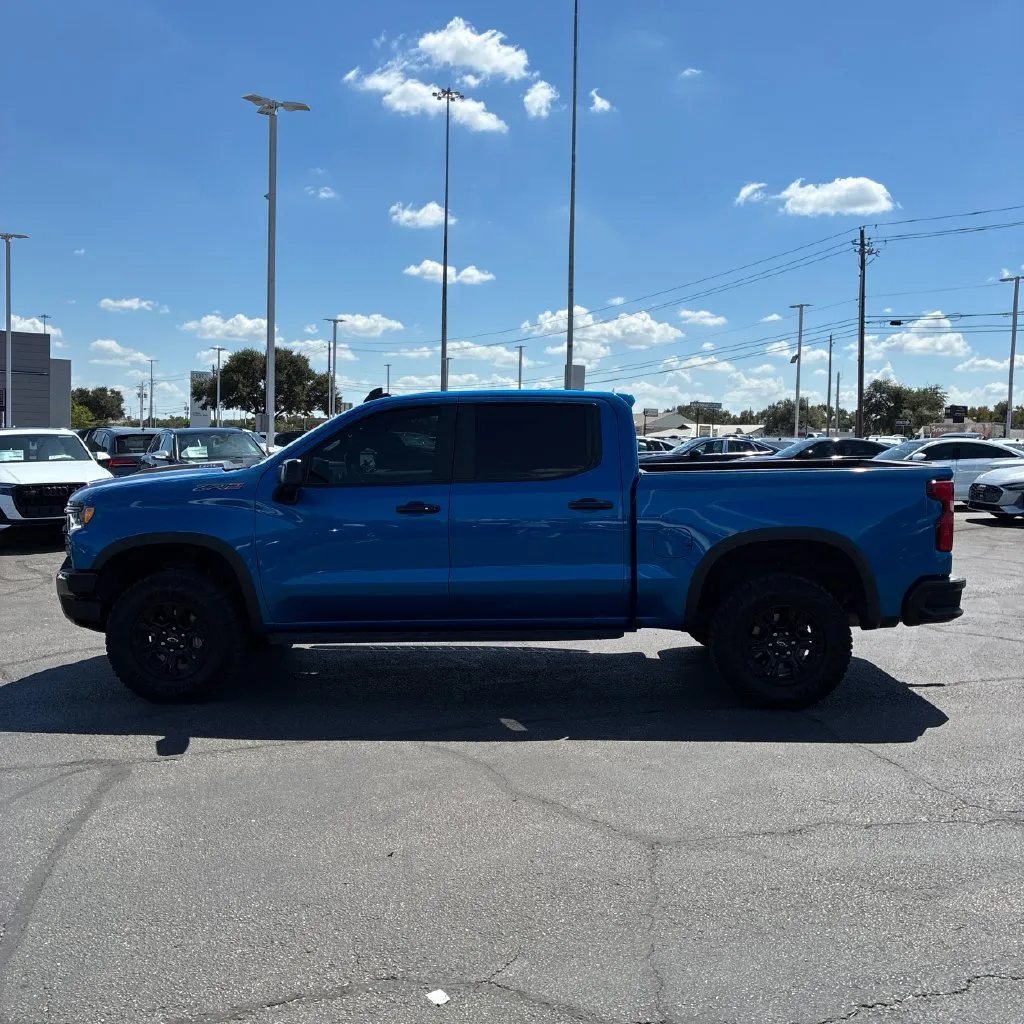 Chevrolet Silverado photo 4