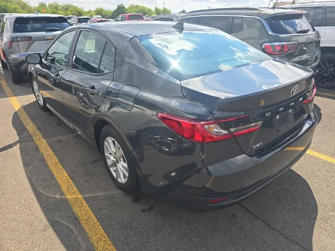 Toyota Camry photo 5