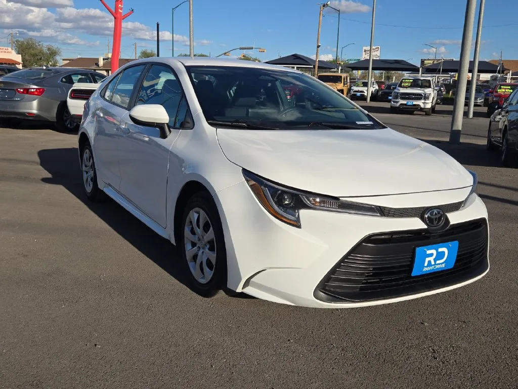 2025 Toyota Corolla LE