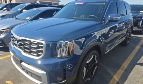 Photos of 2025 Kia Telluride S for sale in El Paso, TX at RightDrive - 1791 Lee Trevino