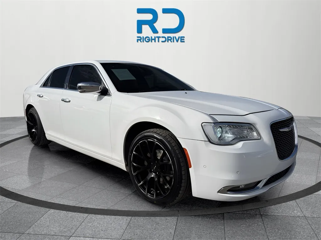 White 2018 Chrysler 300 Limited for sale in El Paso, TX