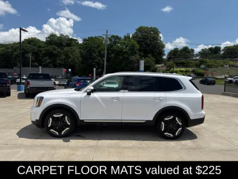 More photos of 2024 Kia Telluride S at Lia Honda of Kingston, NY