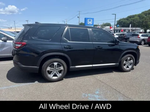 Another view of 2025 Honda Pilot EX-L for sale in Kingston, NY at Lia Honda of Kingston
