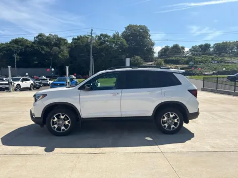 More photos of 2023 Honda Passport TrailSport at Lia Honda of Kingston, NY