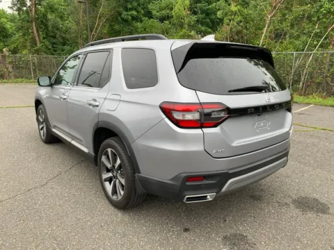 More photos of 2023 Honda Pilot Elite at Lia Honda Northampton, MA