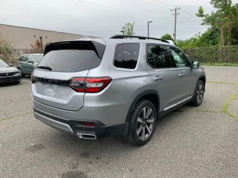 Another view of 2023 Honda Pilot Elite for sale in Northampton, MA at Lia Honda Northampton
