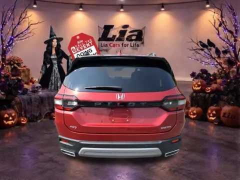 More photos of 2023 Honda Pilot Touring at Lia Honda Northampton, MA