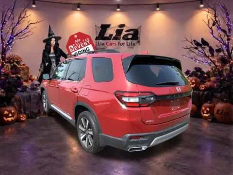 More photos of 2023 Honda Pilot Touring at Lia Honda Northampton, MA