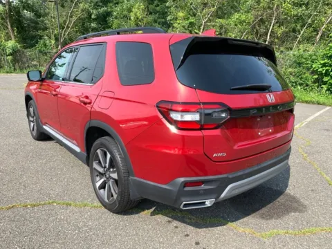 More photos of 2023 Honda Pilot Touring at Lia Honda Northampton, MA