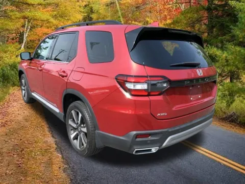 More photos of 2023 Honda Pilot Touring at Lia Honda Northampton, MA
