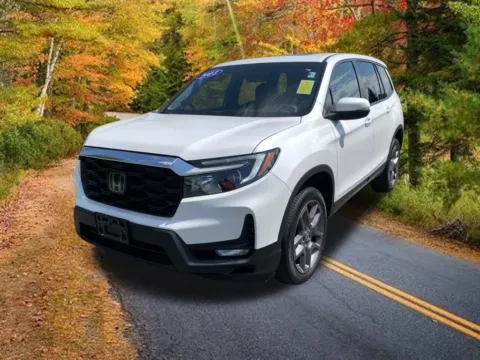 More photos of 2023 Honda Passport EX-L at Lia Honda Northampton, MA