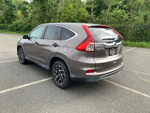 More photos of 2016 Honda CR-V SE at Lia Honda Northampton, MA