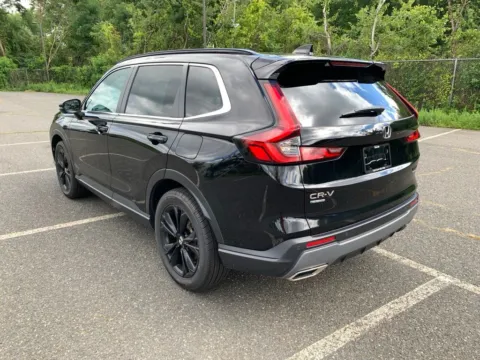 More photos of 2023 Honda CR-V Hybrid Sport Touring at Lia Honda Northampton, MA