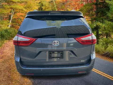 More photos of 2017 Toyota Sienna XLE Premium at Lia Honda Northampton, MA