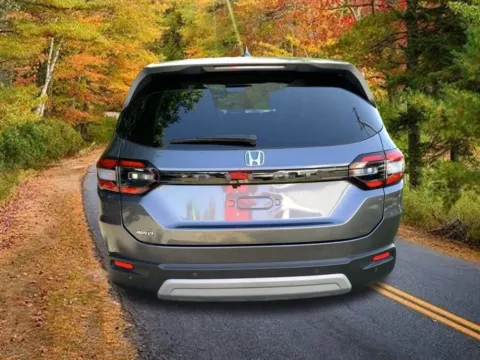 More photos of 2025 Honda Pilot EX-L at Lia Honda Northampton, MA