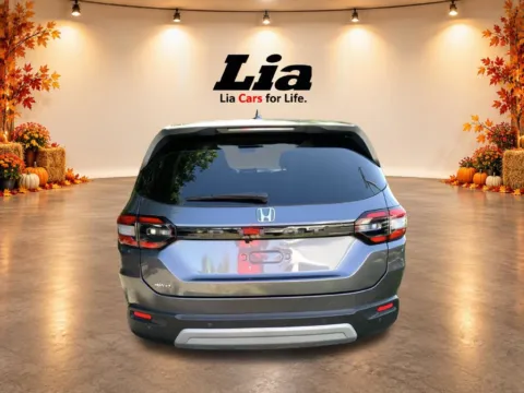 More photos of 2025 Honda Pilot EX-L at Lia Honda Northampton, MA