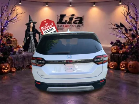 More photos of 2023 Honda Pilot EX-L at Lia Honda Northampton, MA