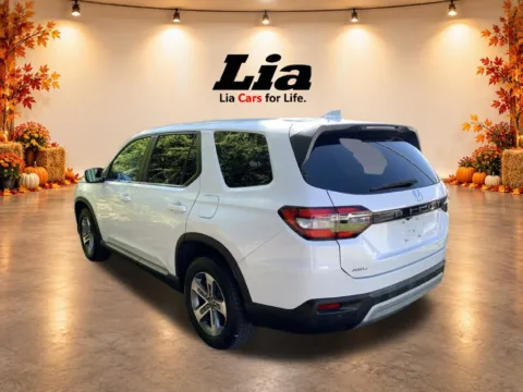More photos of 2023 Honda Pilot EX-L at Lia Honda Northampton, MA