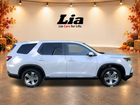 Photos of 2023 Honda Pilot EX-L for sale in Northampton, MA at Lia Honda Northampton