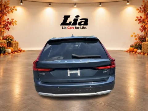 More photos of 2024 Volvo V90 Cross Country B6 at Lia Honda Northampton, MA