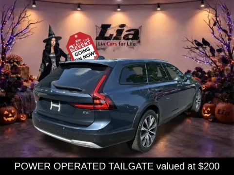 Another view of 2024 Volvo V90 Cross Country B6 for sale in Northampton, MA at Lia Honda Northampton