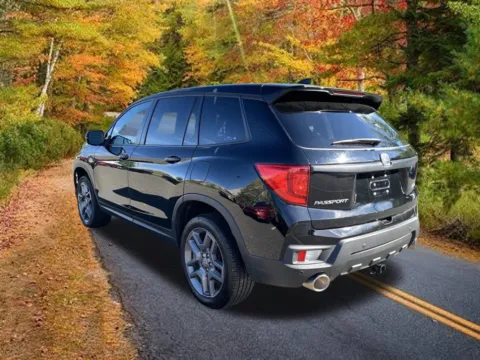 More photos of 2023 Honda Passport EX-L at Lia Honda Northampton, MA