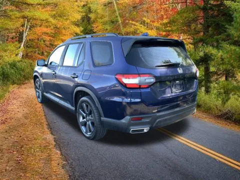 More photos of 2025 Honda Pilot Sport at Lia Honda Northampton, MA