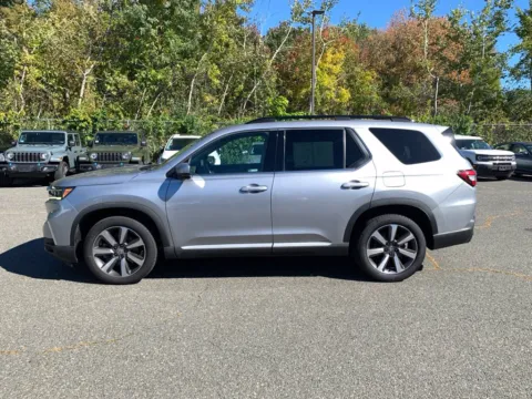 Photos of 2023 Honda Pilot Elite for sale in Northampton, MA at Lia Honda Northampton