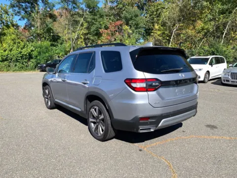 Another view of 2023 Honda Pilot Elite for sale in Northampton, MA at Lia Honda Northampton