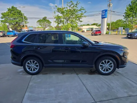 Photos of 2024 Honda CR-V EX-L for sale in Buffalo, NY at Lia Honda Williamsville