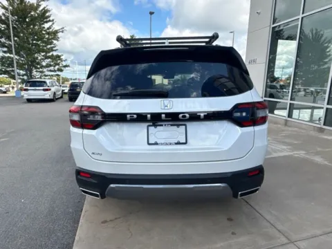 More photos of 2026 Honda Pilot EX-L at Lia Honda Williamsville, NY